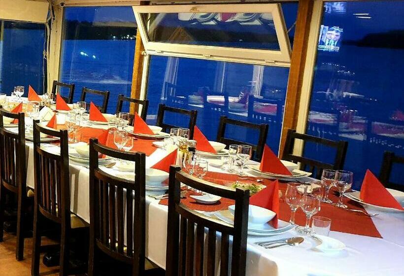 Номер Стандарт, Restaurant Plutitor Delta Ways