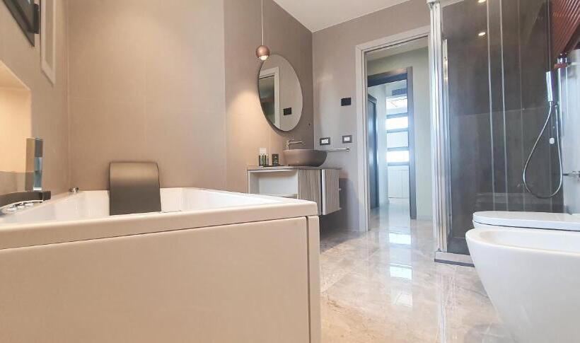 キングサイズベッドのスタンダードルーム, Solmaris Tropea Rooms & Suites