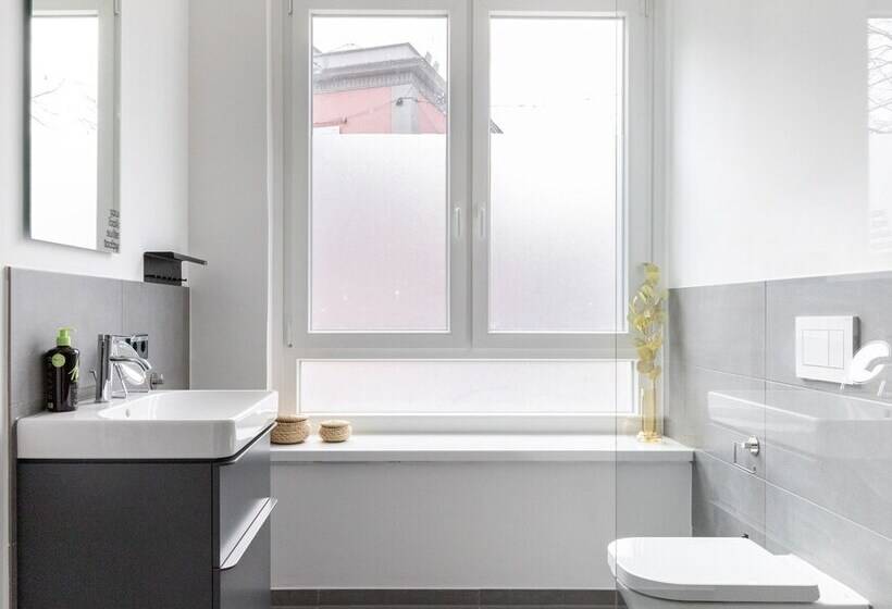 Люкс с Балконом, Limehome Essen Kettwiger Straße