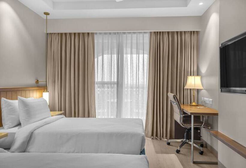 Номер Стандарт Вид на Бассейн, Fairfield By Marriott Goa Calangute
