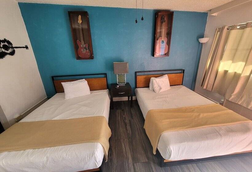 Номер Стандарт, Desert Hills Motel