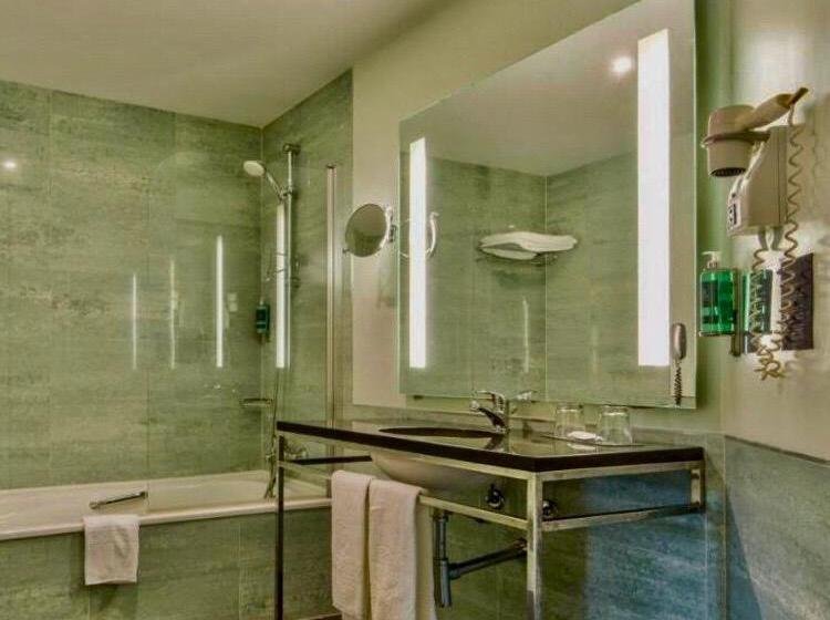 스탠다드 트리플 룸, Semanas 30 E 24 Vila Galé Cerro Alagoa