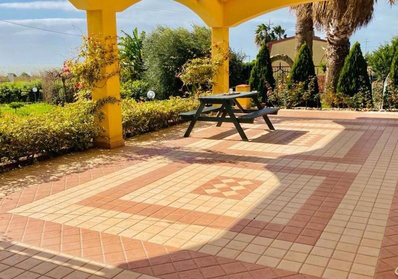 چادر با خدمات رفاهی استاندارد, Eco Hostel Vela Vega