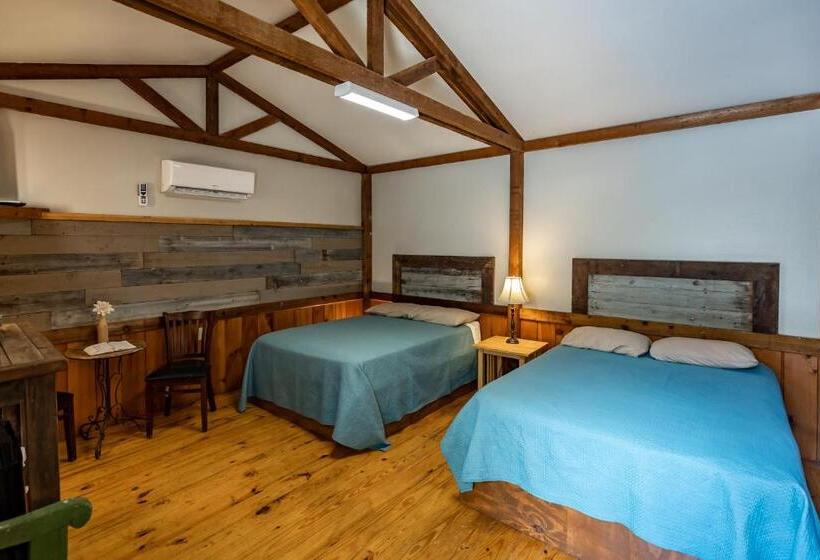 Студия Deluxe, The Historic Leakey Inn