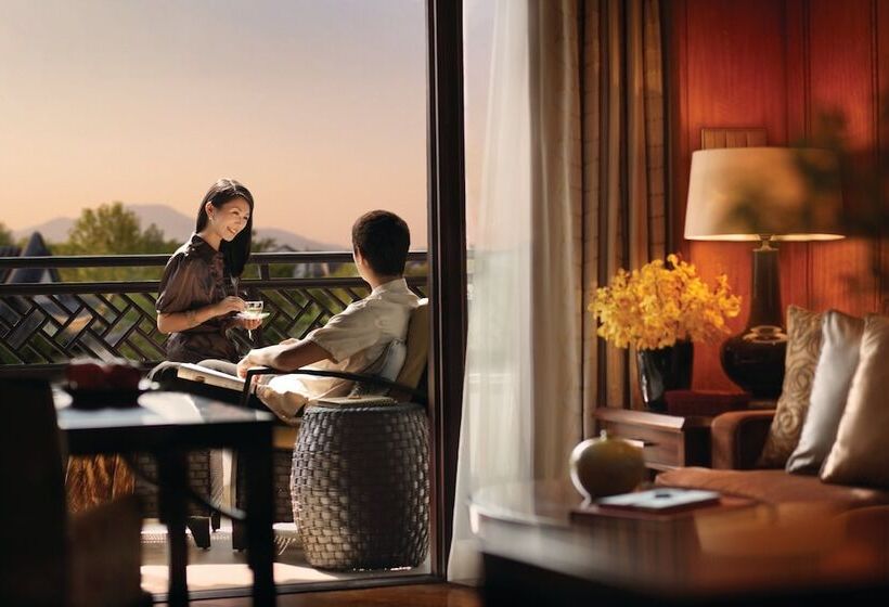 Номер Премиум, Four Seasons Hotel Hangzhou At West Lake