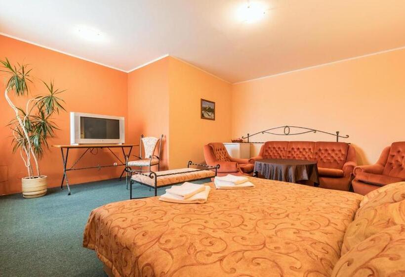 Люкс, Kyjovský Pivovar   Hotel, Restaurace, Pivní Lázně