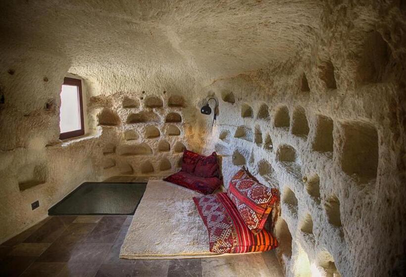 듀플렉스 스위트, 1811 Cave