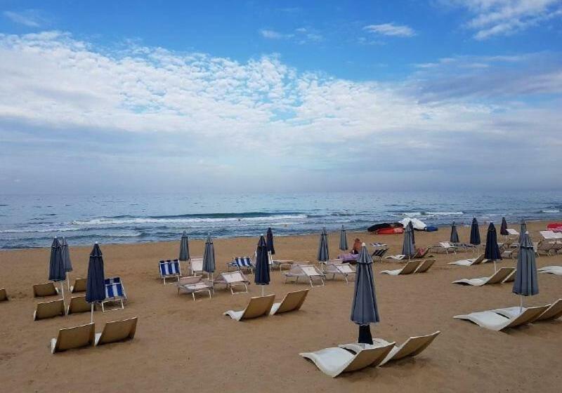 آپارتمان 2 خوابه, Kamarina Resort