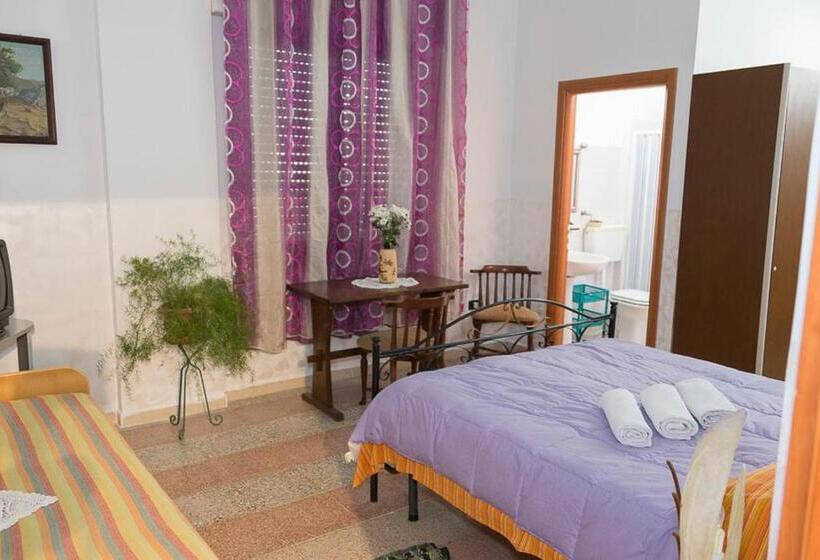 Четырехместный Номер Стандарт, Al Borgo Vacanze B&b