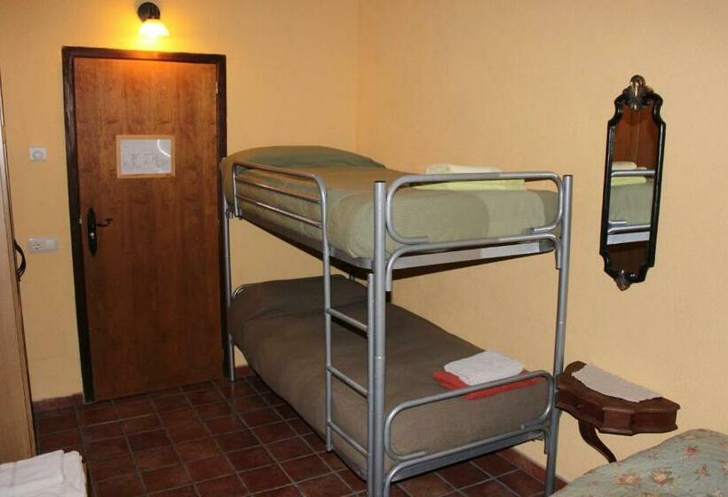 バスルーム共同エコノミー4人部屋, Bed And Breakfast Casanova De Sant Miquel