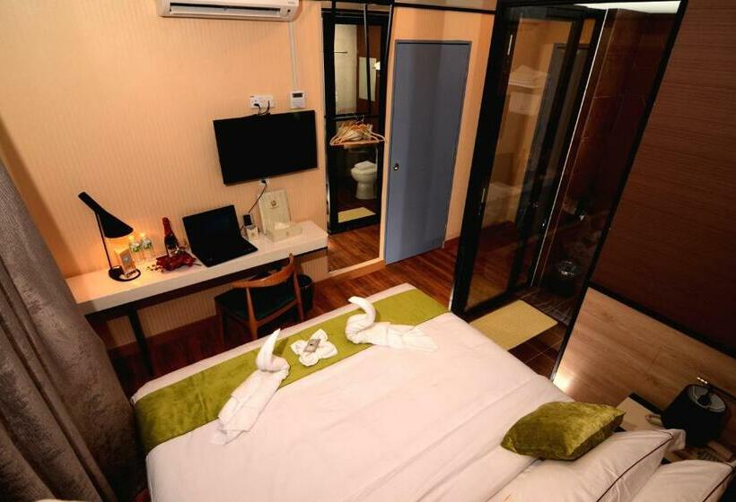 Номер Deluxe Кровать Кинг, Golden Roof Hotel, Seri Iskandar