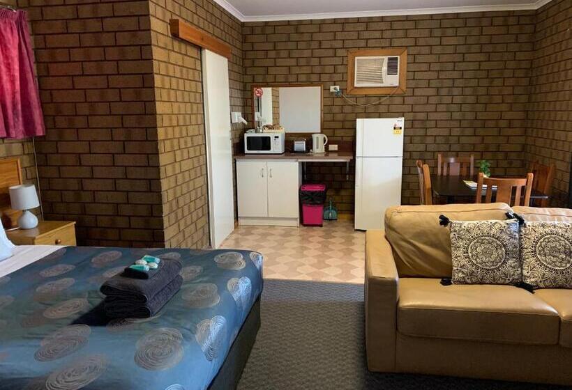 Семейный Номер, Airport Whyalla Motel