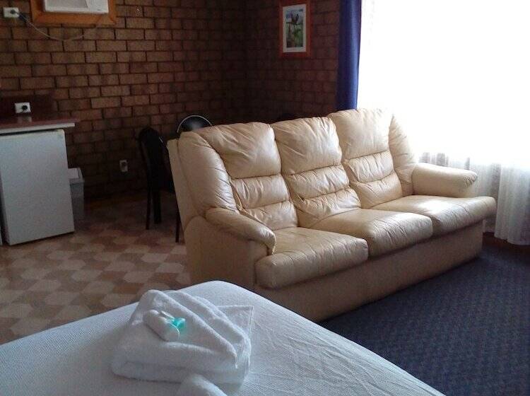 Семейный Номер, Airport Whyalla Motel