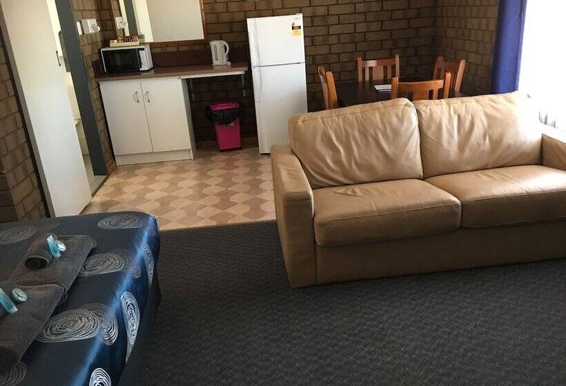 Семейный Номер, Airport Whyalla Motel