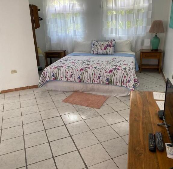 سوییت با چشم‌انداز دریا, Home Sweet Home Resort