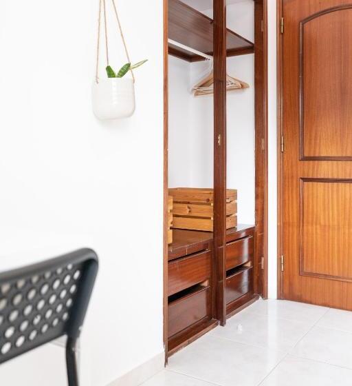 تختخواب در اتاق مشترک, Surf Yoga Ericeira Guest House
