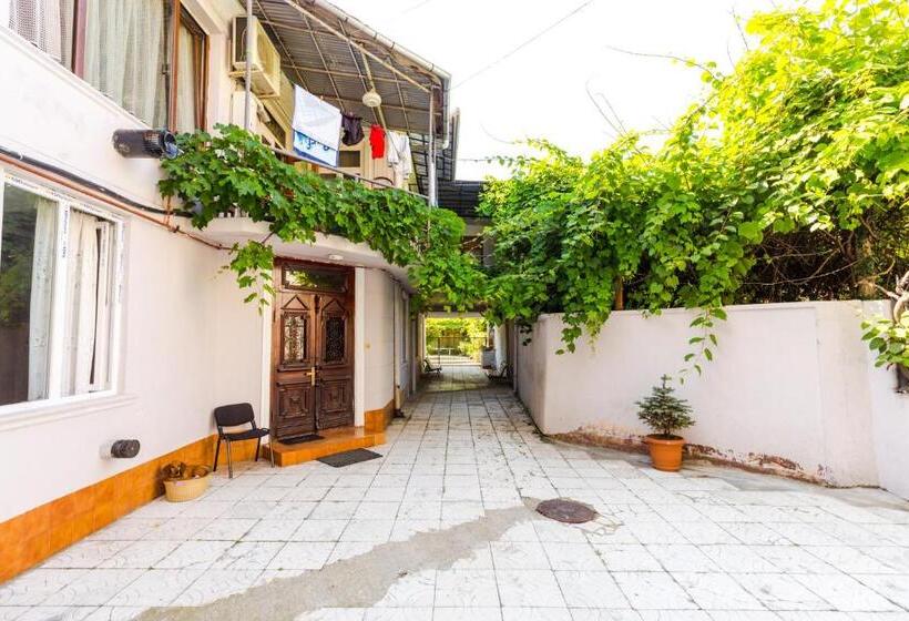اتاق اکونومی, Samno Guest House