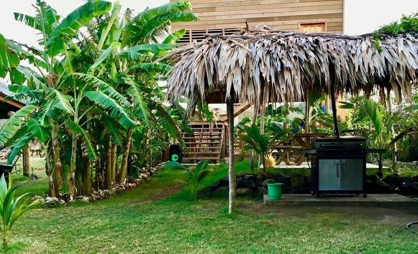 Deluxe Cottage, Camp Utila Village   Hostel
