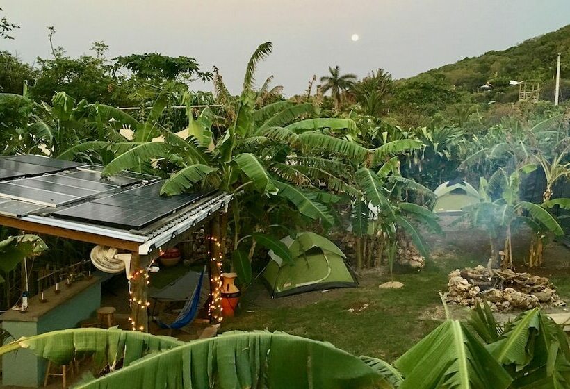 Deluxe Cottage, Camp Utila Village   Hostel