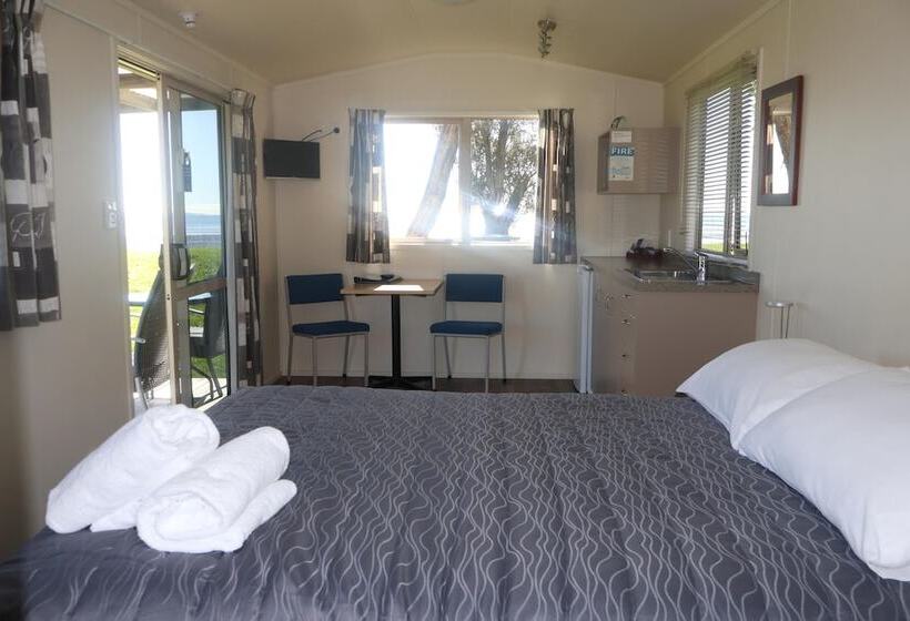 Студио Базик, Pohara Beach Top 10 Holiday Park