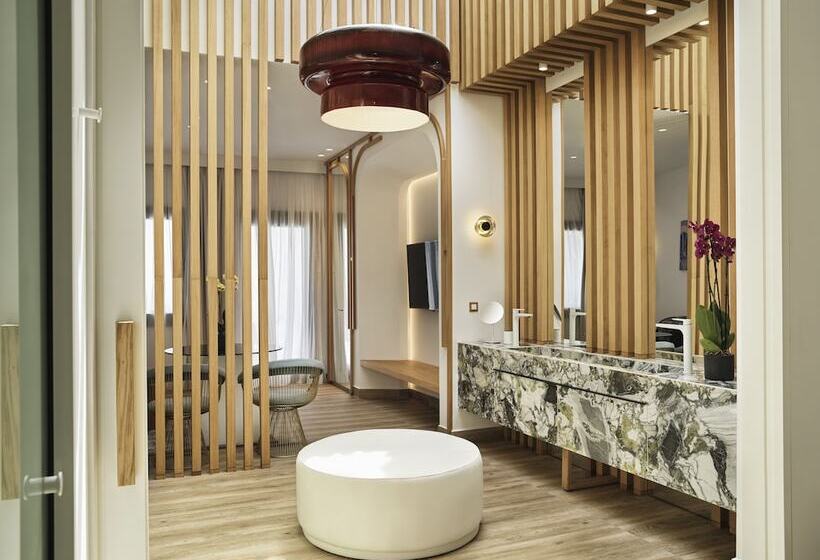سوئیت پرزیدنت, Cresanto Luxury Suites