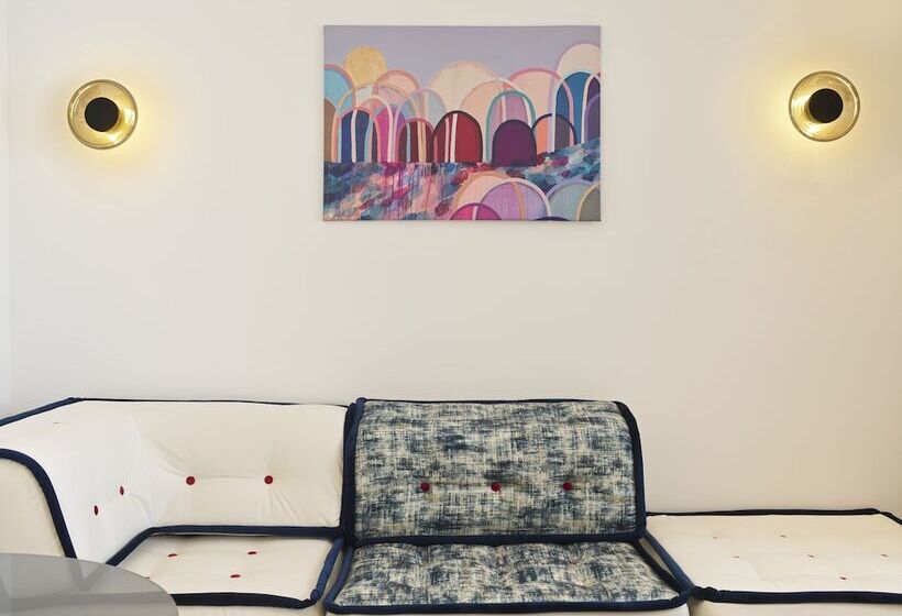 سوئیت پرزیدنت, Cresanto Luxury Suites