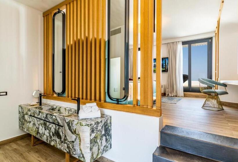 Deluxe Suite Sea View, Cresanto Luxury Suites
