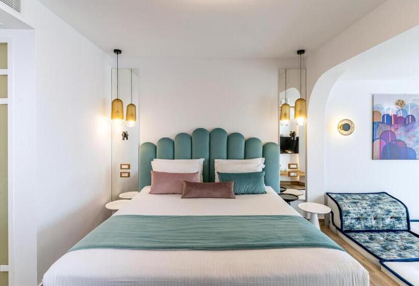 سوییت سوپریور با چشم‌انداز دریا, Cresanto Luxury Suites