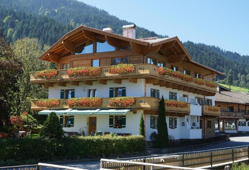 اتاق استاندارد سه نفره, Schnapperhof