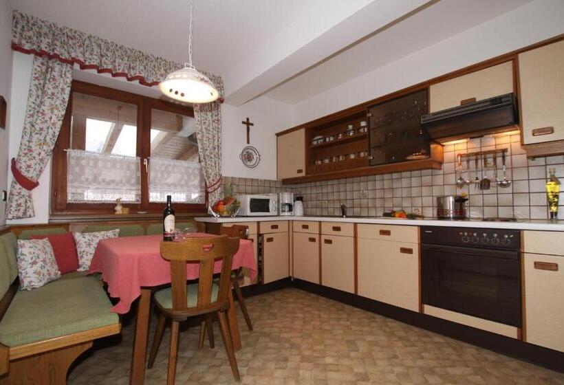 Апартаменты 2 Спальни, Garni Tirol