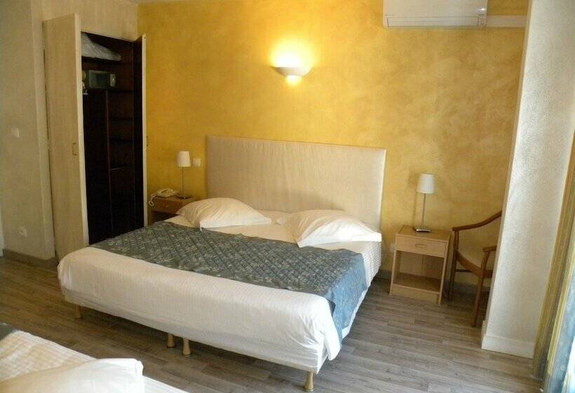 اتاق استاندارد سه نفره, Anglade Hôtel
