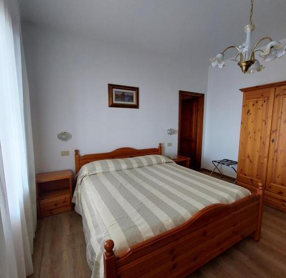Номер Стандарт с Балконом, Albergo Alla Pineta