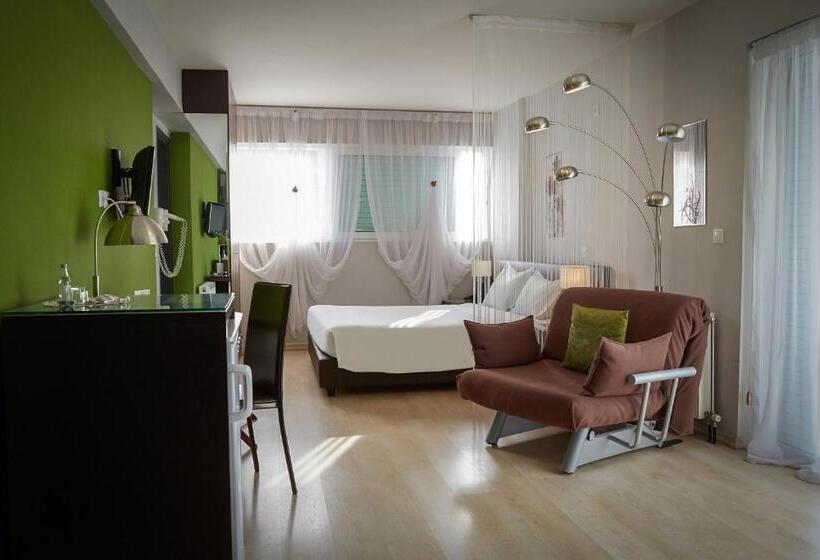 수피리어 룸, Athens Habitat