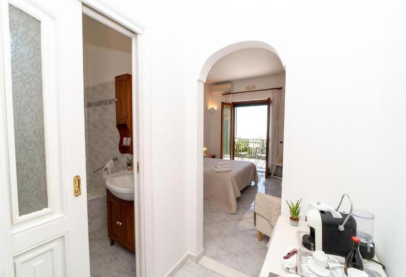Номер Стандарт Вид на Море, Le Nereidi B&b