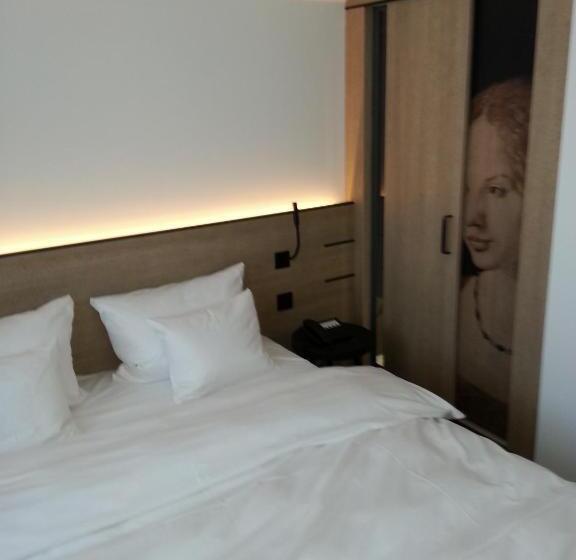 Номер Стандарт, Sorat Hotel Saxx Nürnberg