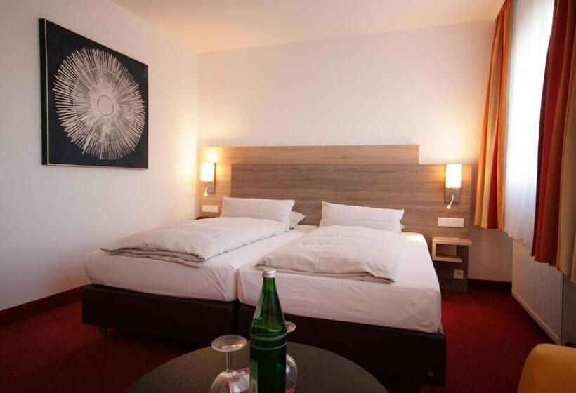 Номер Стандарт, Montana Hotel Mönchengladbach