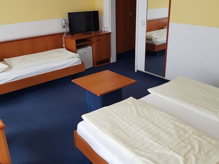 Номер Стандарт Трехместный, Aspire Palais Recklinghausen, Trademark Collection By Wyndham