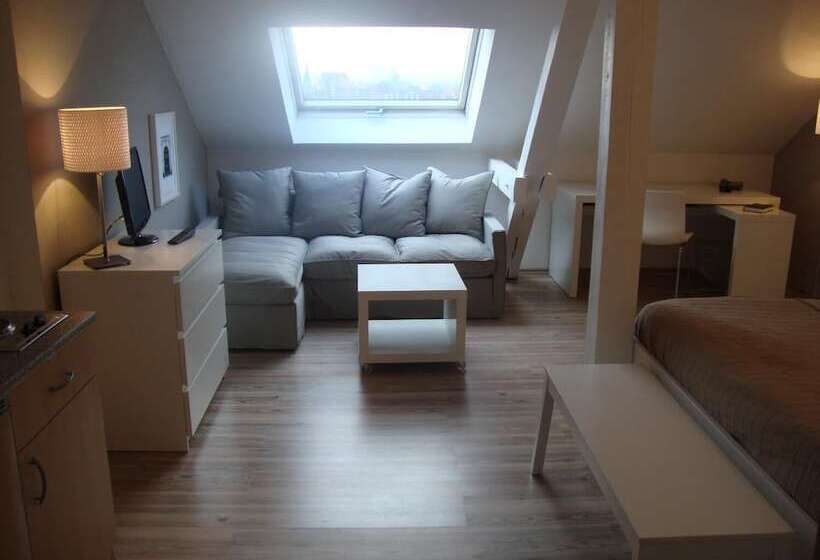 استودیوی استاندارد, Apartment Hotel Lindeneck