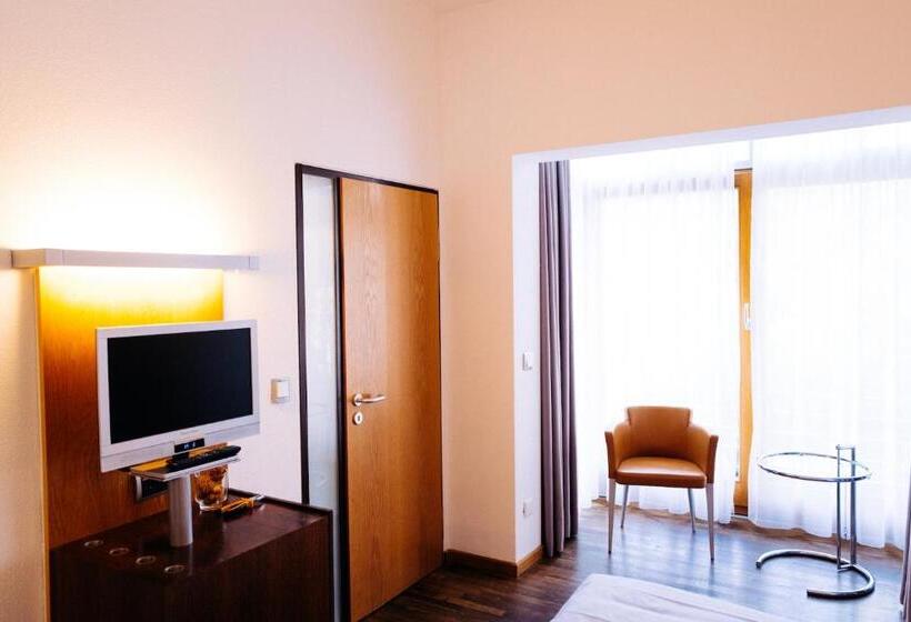 Номер Стандарт, Lint Hotel Köln