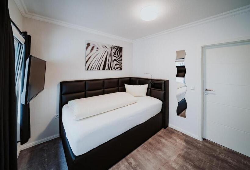 Номер Стандарт Индивидуальный, Robrooks Hotel Garni