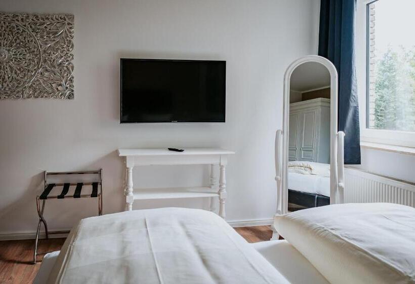 Номер Стандарт, Robrooks Hotel Garni
