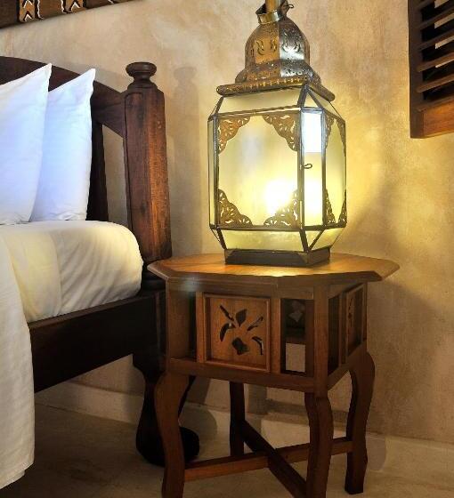 سوییت جونیور با چشم‌انداز دریا, The Charming Lonno Lodge Watamu