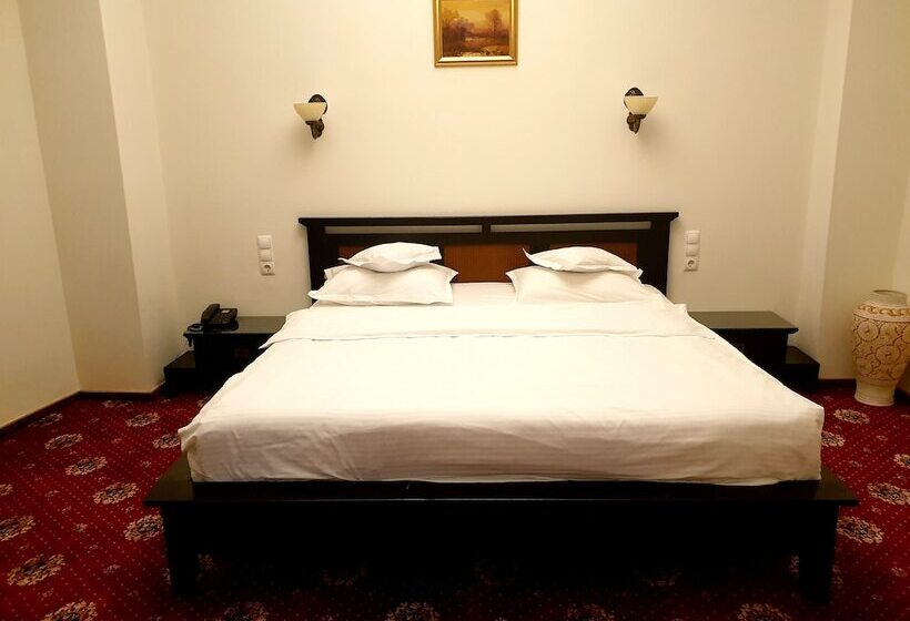 سوییت جونیور, Victoria