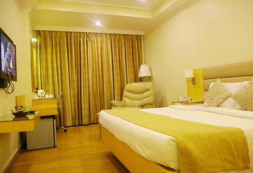 اتاق رویال, Royal Fort Hotel