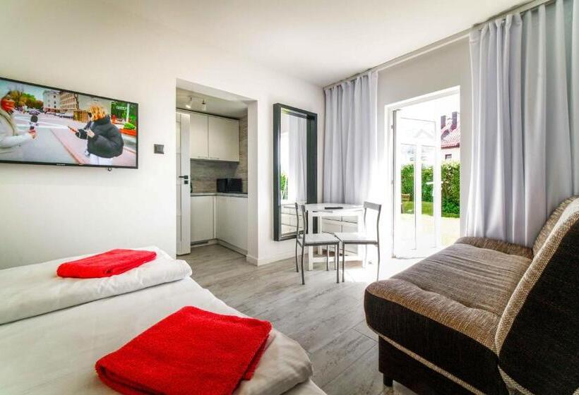 Четырехместный Номер Стандарт Вид на Сад, Wczasowa 8 Apartments