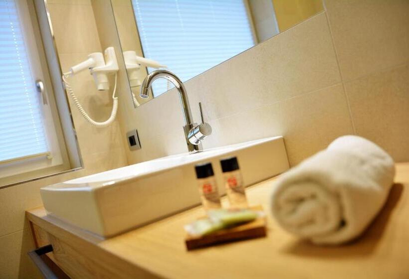 Полулюкс, Chalet Elisabeth Dolomites Alpin & Charme