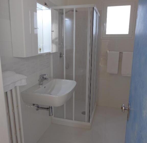 Economy Triple Room, Loreto