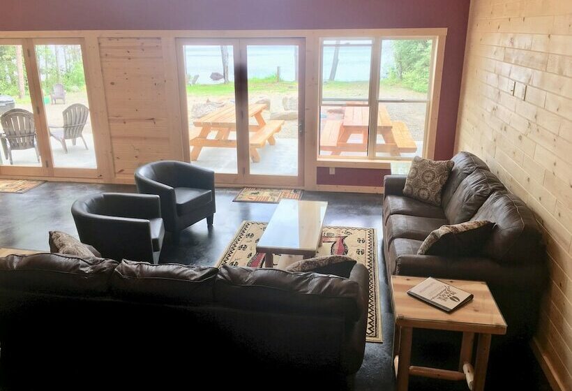 Хижина, Moose Track Adventures Resort