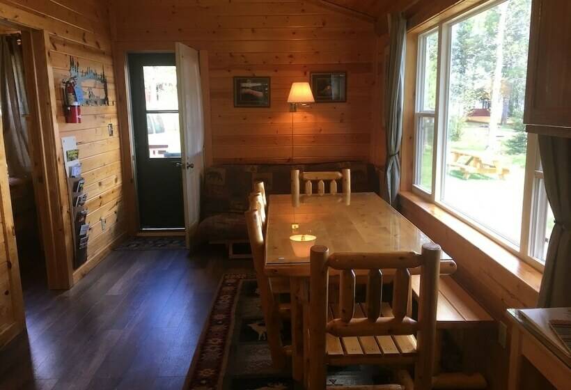 Хижина, Moose Track Adventures Resort