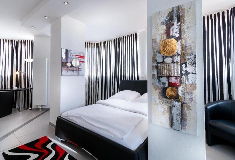 Полулюкс, Turmhotel Rhein Main